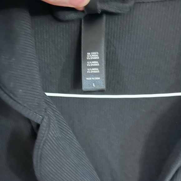 SKIMS Women’s Large Pajama Top in Black #T1672 Buttery Soft Button Front Pocket - Picture 8 of 9